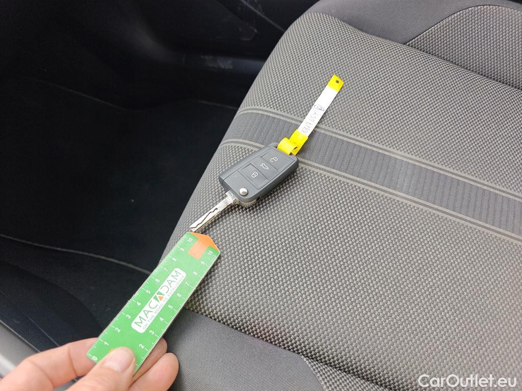  Volkswagen  T-ROC VOLKSWAGEN  / 2017 / 5P / todoterreno Advance 2.0 TDI 110kW (150CV) DSG (AC2) #1