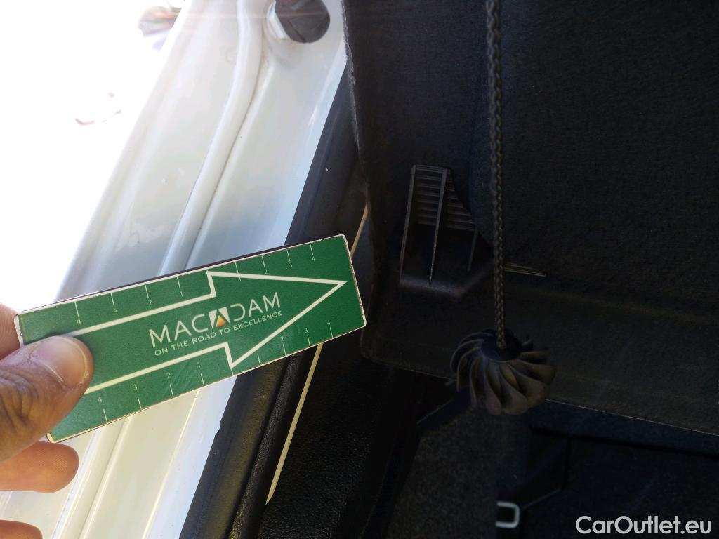  Volkswagen  Polo VOLKSWAGEN  / 2017 / 5P / berlina con portón Advance 1.0 TSI 70kW (95CV) #3