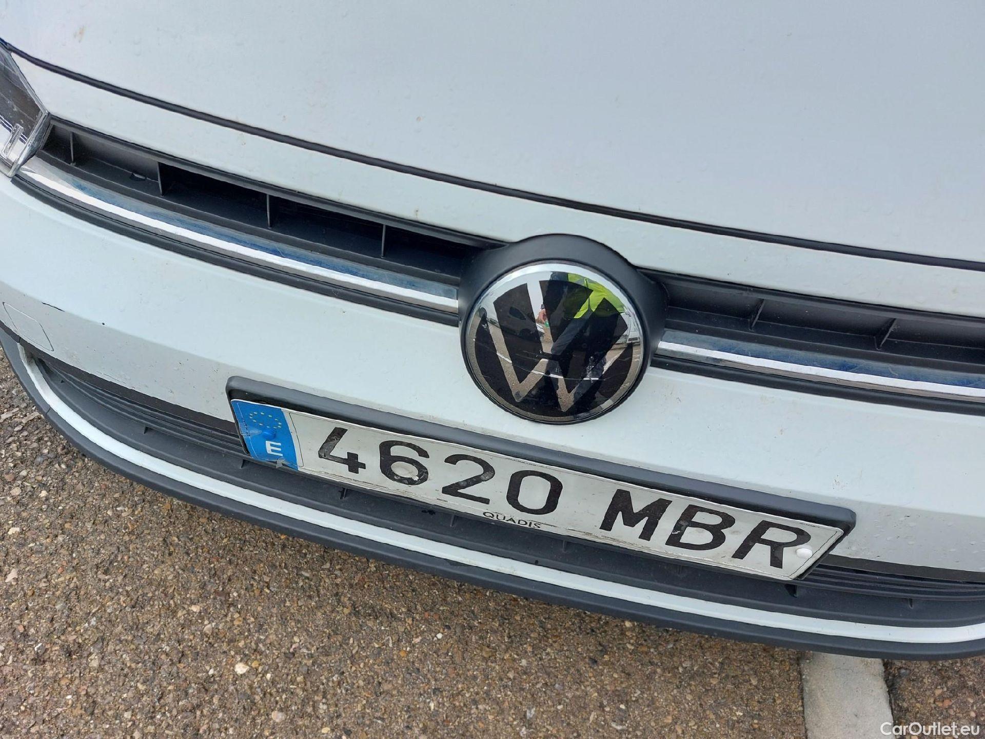  Volkswagen  Polo VOLKSWAGEN  / 2021 / 5P / berlina con portón Life 1.0 TSI 70kW (95CV) #3