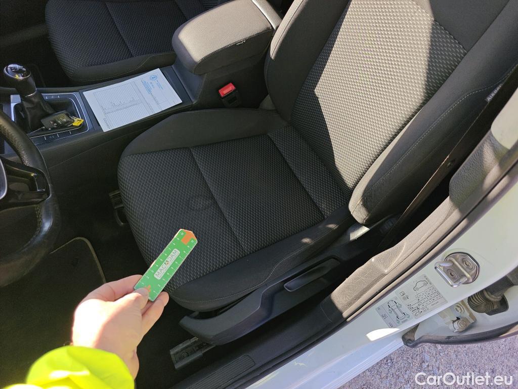  Volkswagen  Golf  VOLKSWAGEN / 2016 / 5P / berlina con portón Ready2Go 1.6 TDI 85kW (115CV) #21