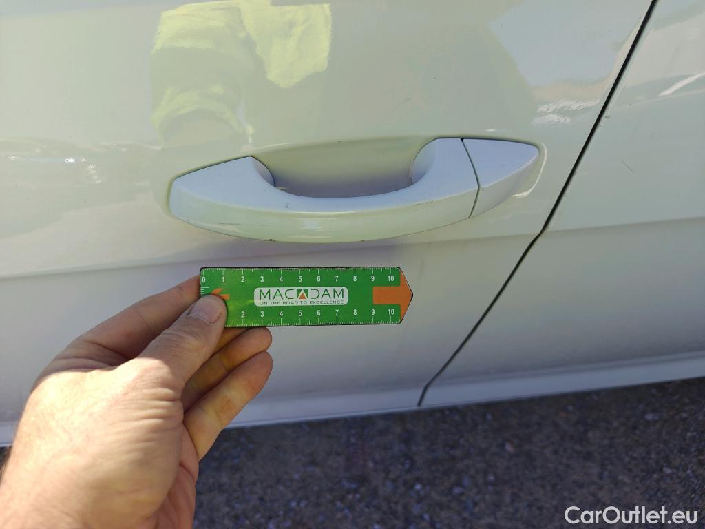  Volkswagen  Golf  VOLKSWAGEN / 2016 / 5P / berlina con portón Ready2Go 1.6 TDI 85kW (115CV) #15