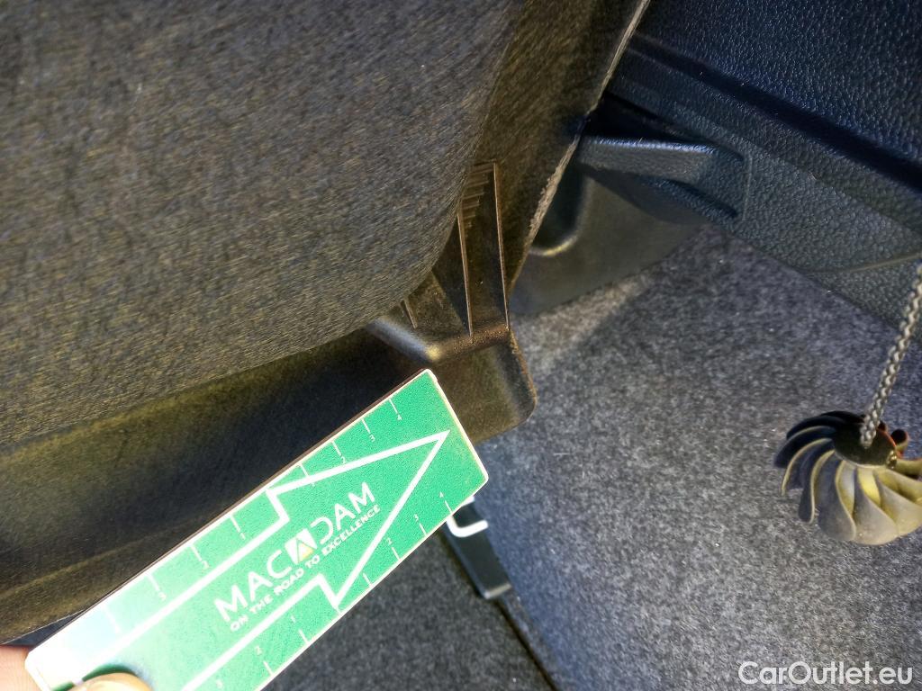  Volkswagen  Polo VOLKSWAGEN  / 2017 / 5P / berlina con portón Advance 1.0 TSI 70kW (95CV) #4