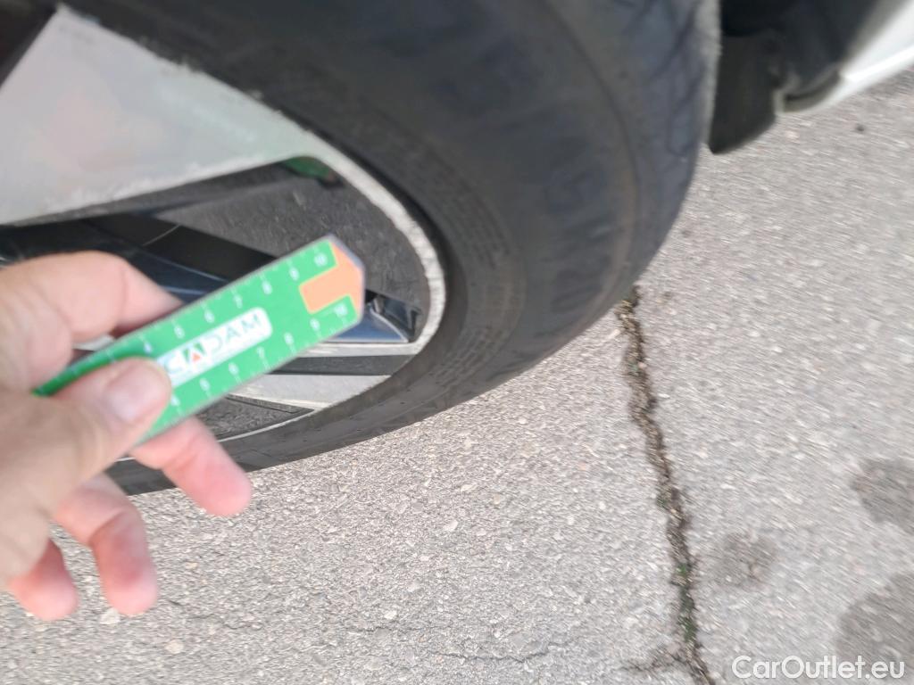  Volvo  XC90 VOLVO  / 2019 / 5P / todoterreno 2.0 T8 AWD Recharge R-Design Auto #2