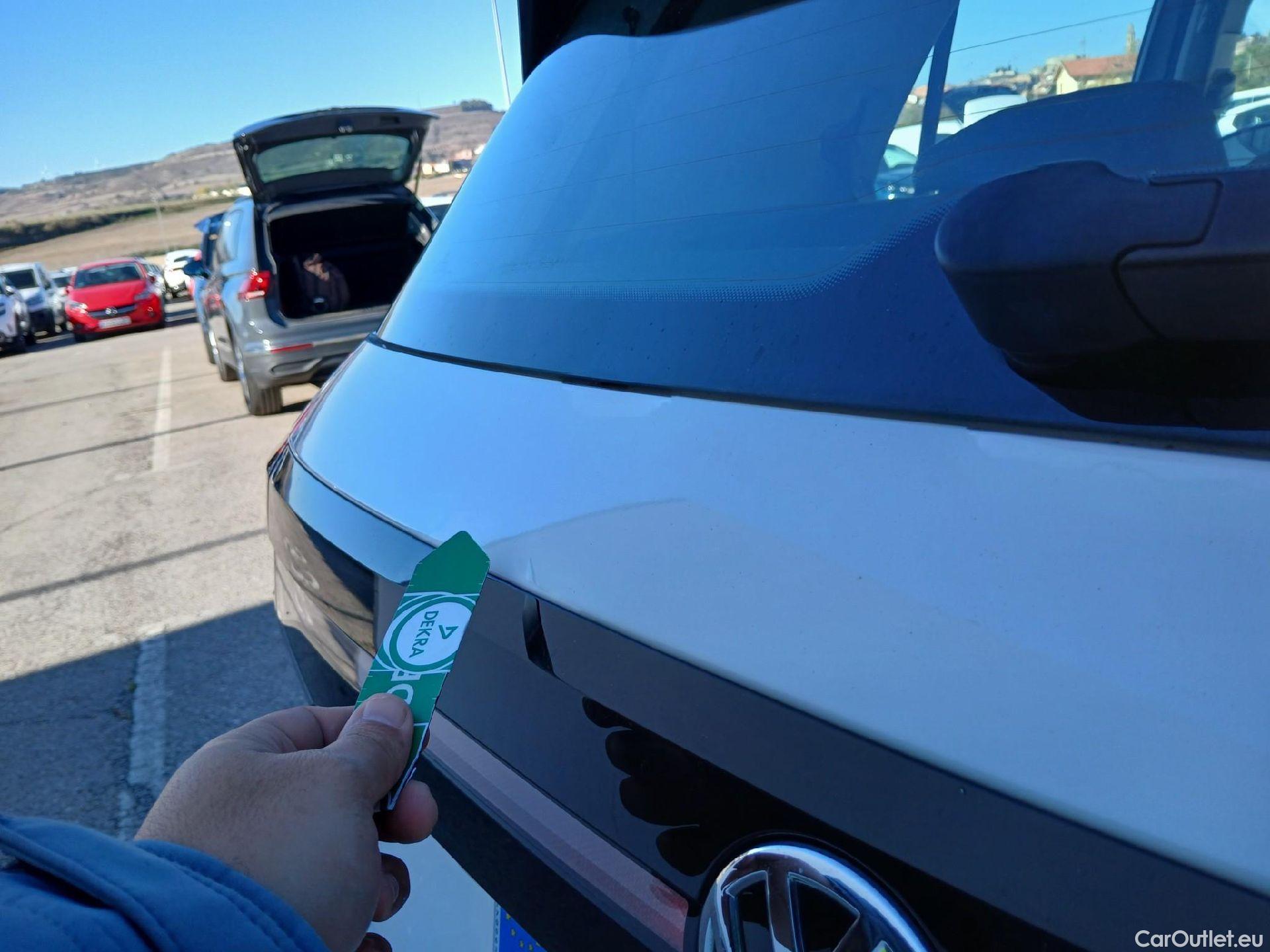  Volkswagen  T-CROSS VOLKSWAGEN  / 2018 / 5P / todoterreno Advance 1.0 TSI 85kW (115CV) DSG (AC) #16