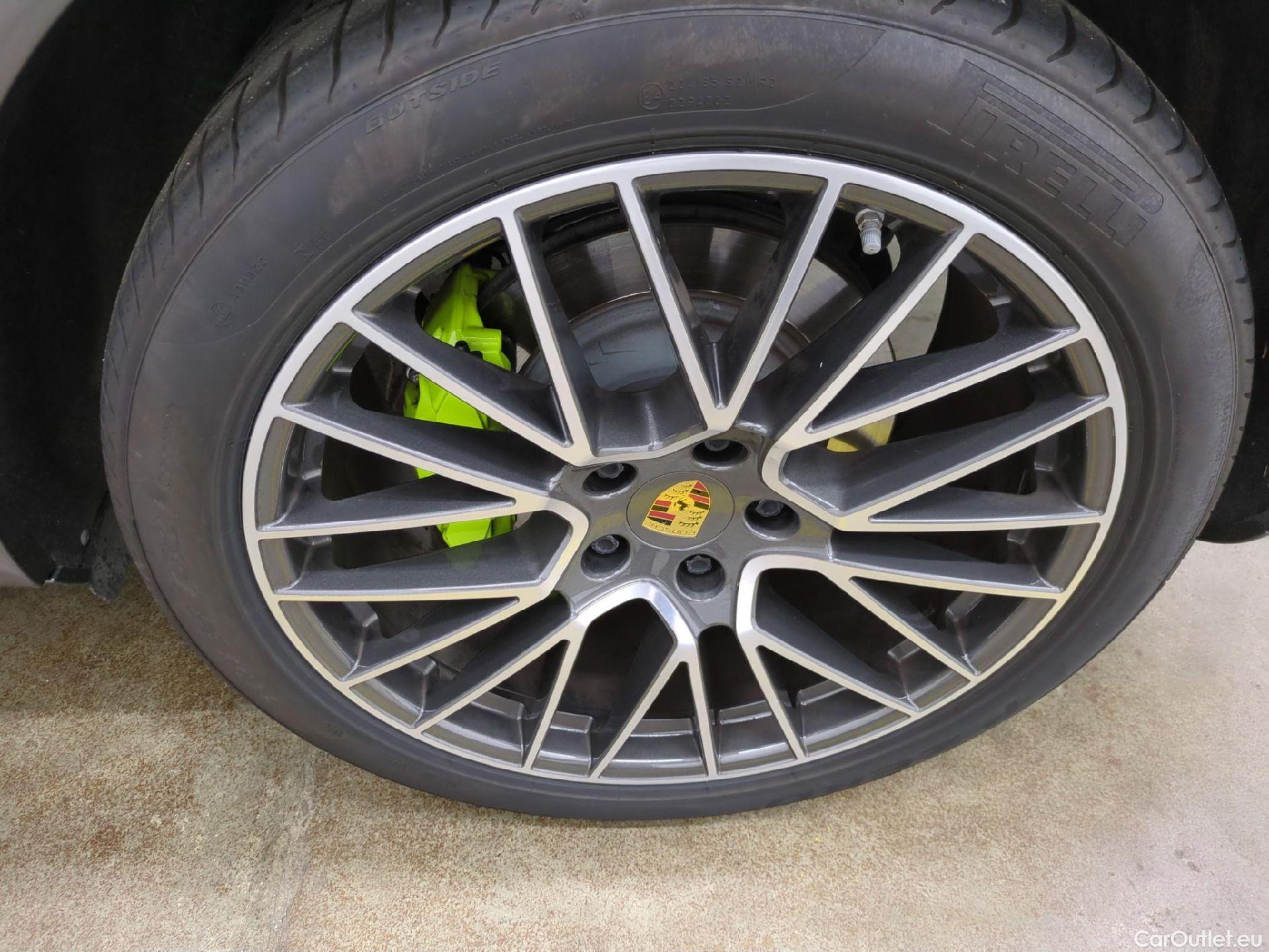  Porsche  Cayenne PORSCHE  / 2017 / 5P / SUV  E-Hybrid #3