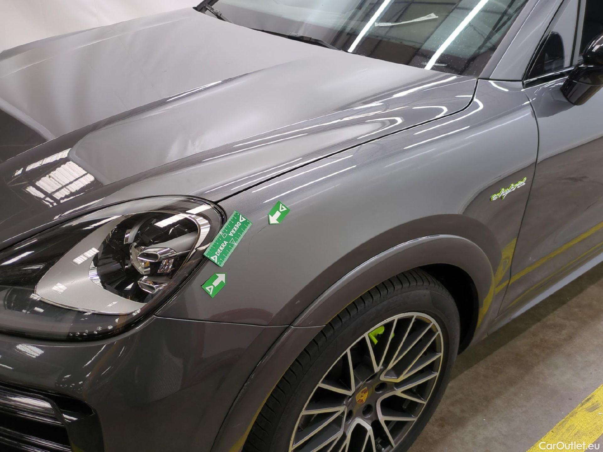  Porsche  Cayenne PORSCHE  / 2017 / 5P / SUV  E-Hybrid #23