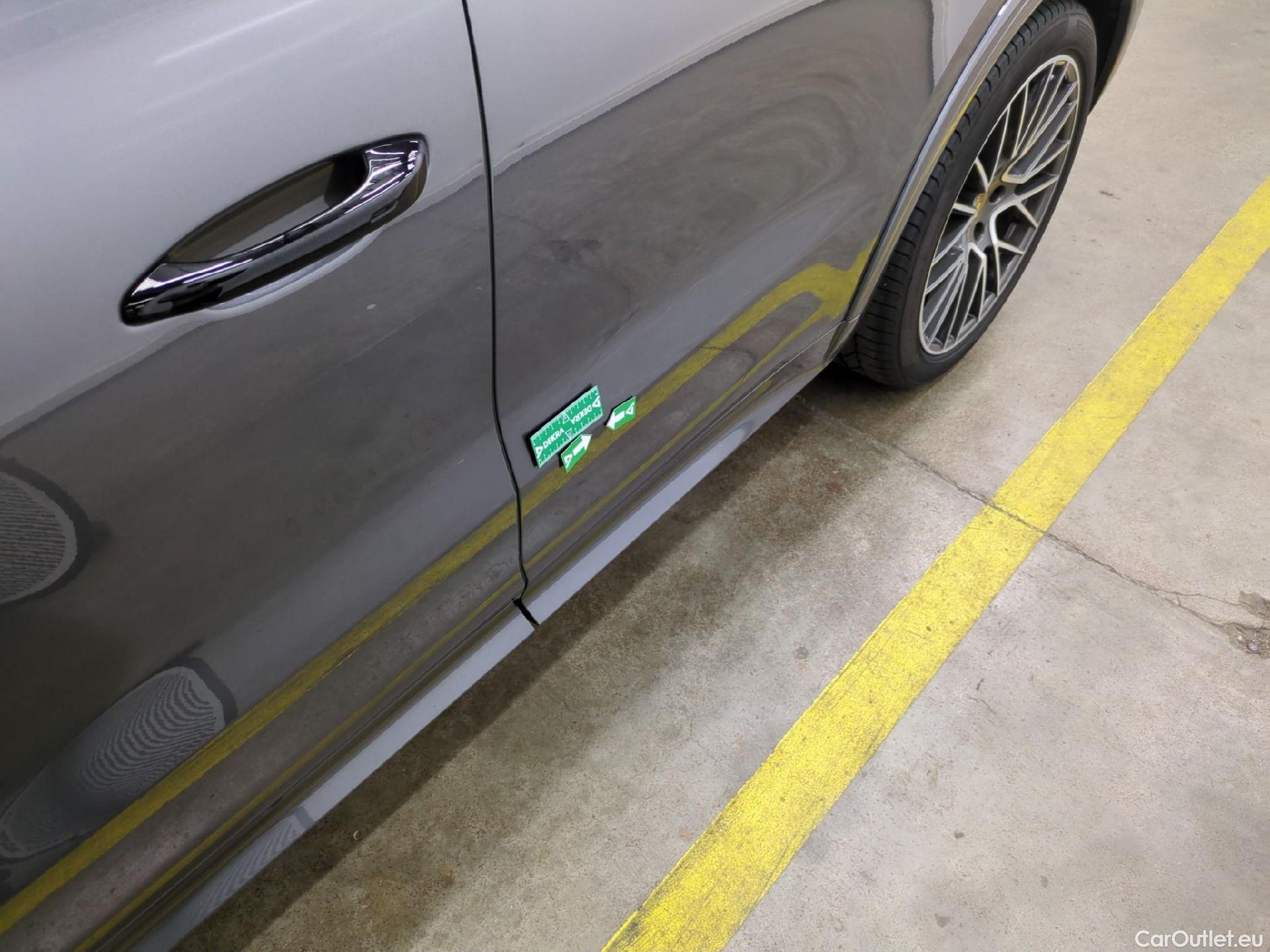  Porsche  Cayenne PORSCHE  / 2017 / 5P / SUV  E-Hybrid #25