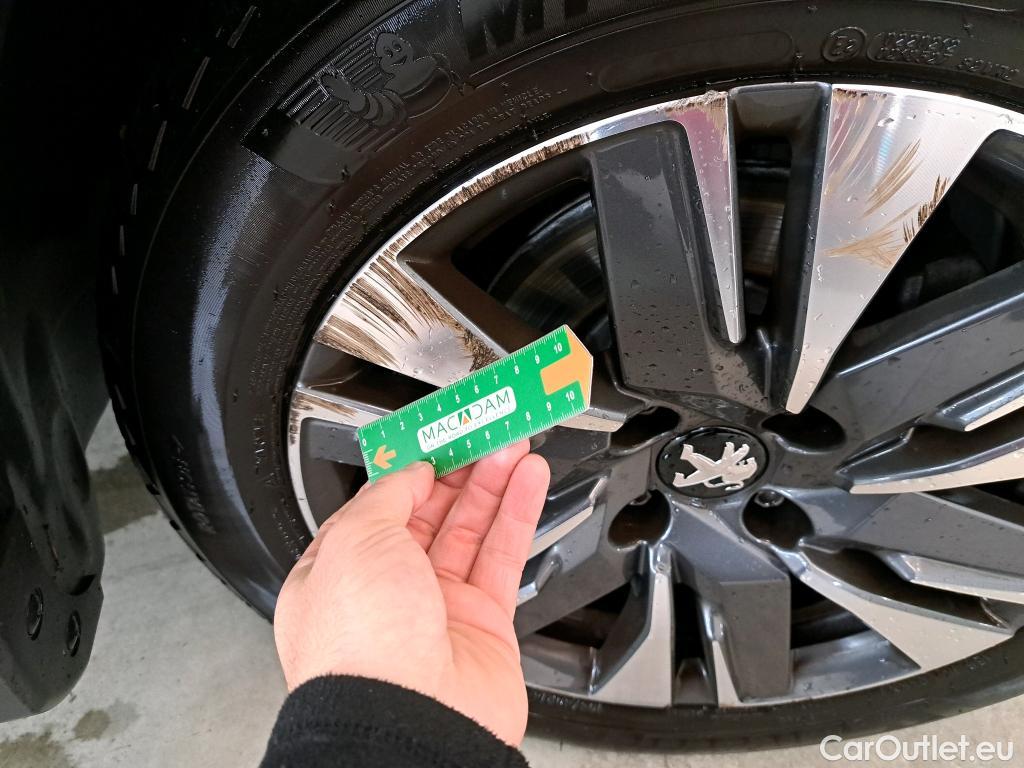  Peugeot  2008  Allure Business 1.2 PureTech 110CV BVA6 E6 #19