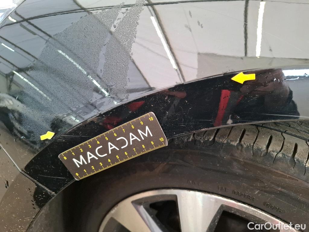  Renault  Megane RENAULT Mégane Berline / 2020 / 5P / Berline techno TCe 140 EDC #2