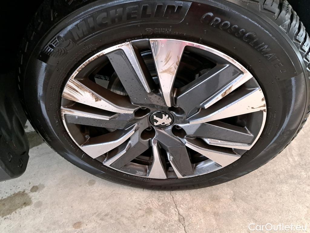  Peugeot  2008  Allure Business 1.2 PureTech 110CV BVA6 E6 #17