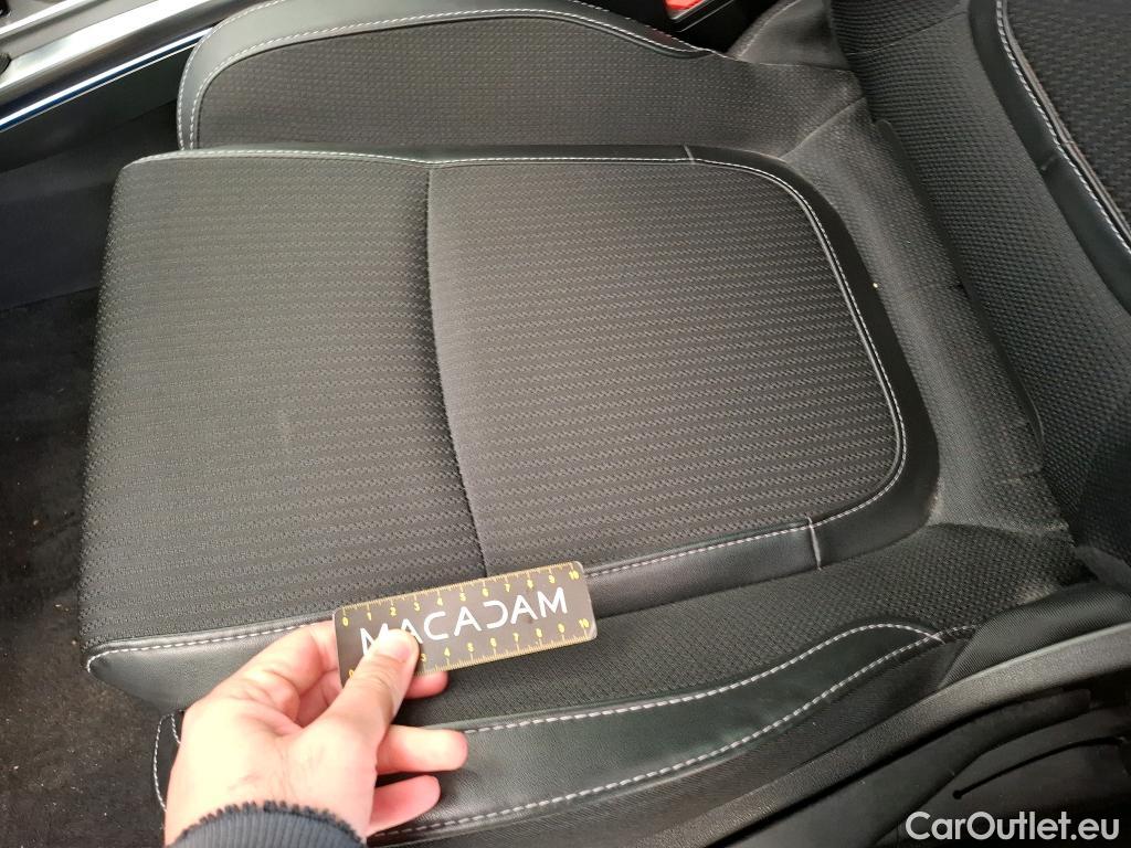  Renault  Megane RENAULT Mégane Berline / 2020 / 5P / Berline techno TCe 140 EDC #13