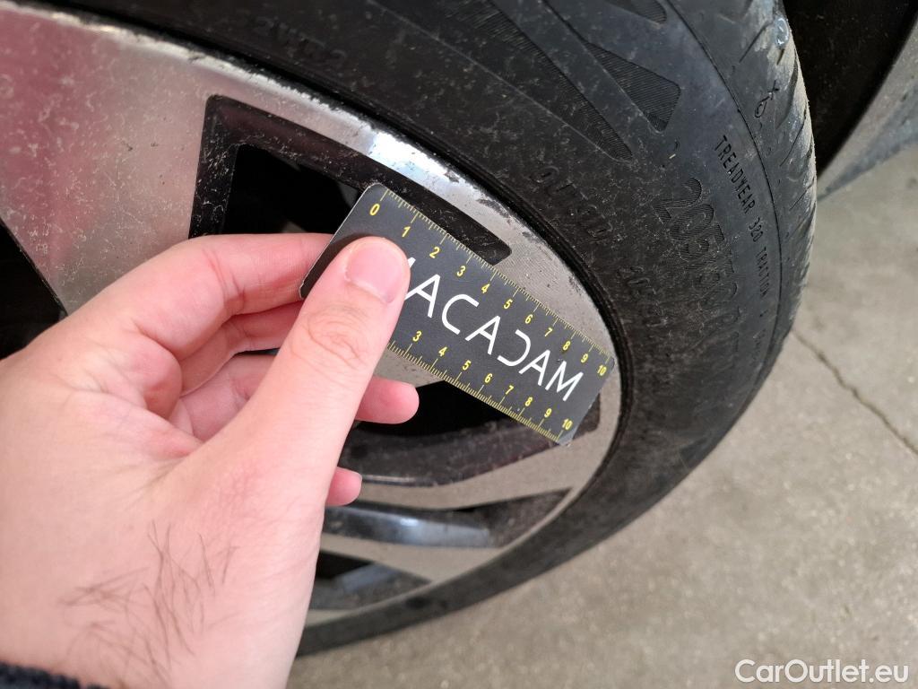  Renault  Megane RENAULT Mégane Berline / 2020 / 5P / Berline techno TCe 140 EDC #9