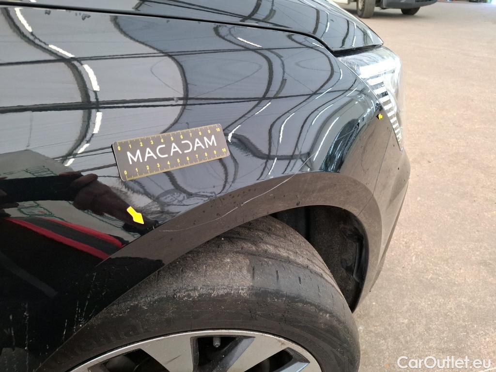  Renault  Megane RENAULT Mégane Berline / 2020 / 5P / Berline techno TCe 140 EDC #4