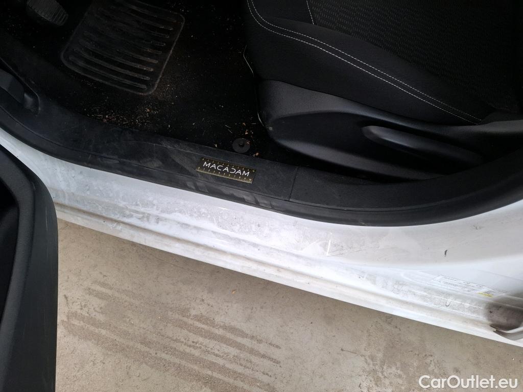  Peugeot  208  Active 1.2 PureTech 80CV BVM5 E6 #14