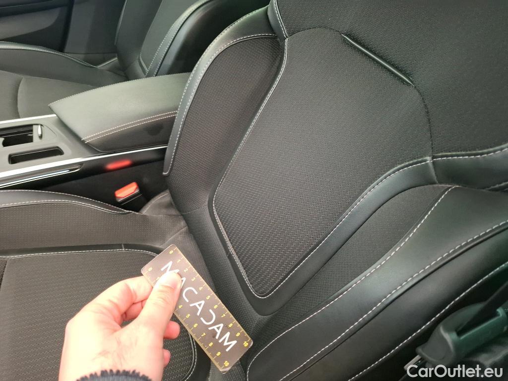  Renault  Megane RENAULT Mégane Berline / 2020 / 5P / Berline techno TCe 140 EDC #14