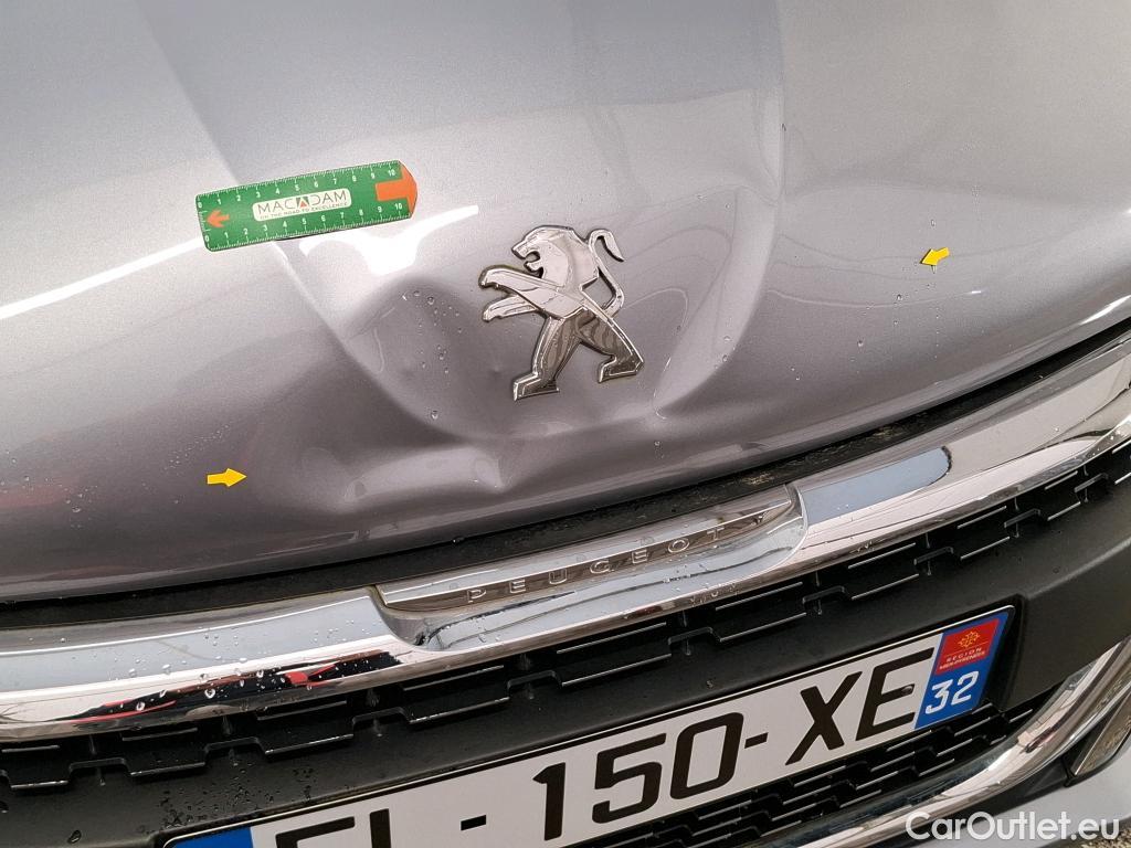  Peugeot  208  Signature 1.2 PureTech 80CV BVM5 E6dT #2