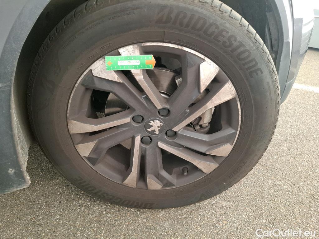  Peugeot  2008  Allure Business 1.5 HDi 130CV BVA8 E6d #29