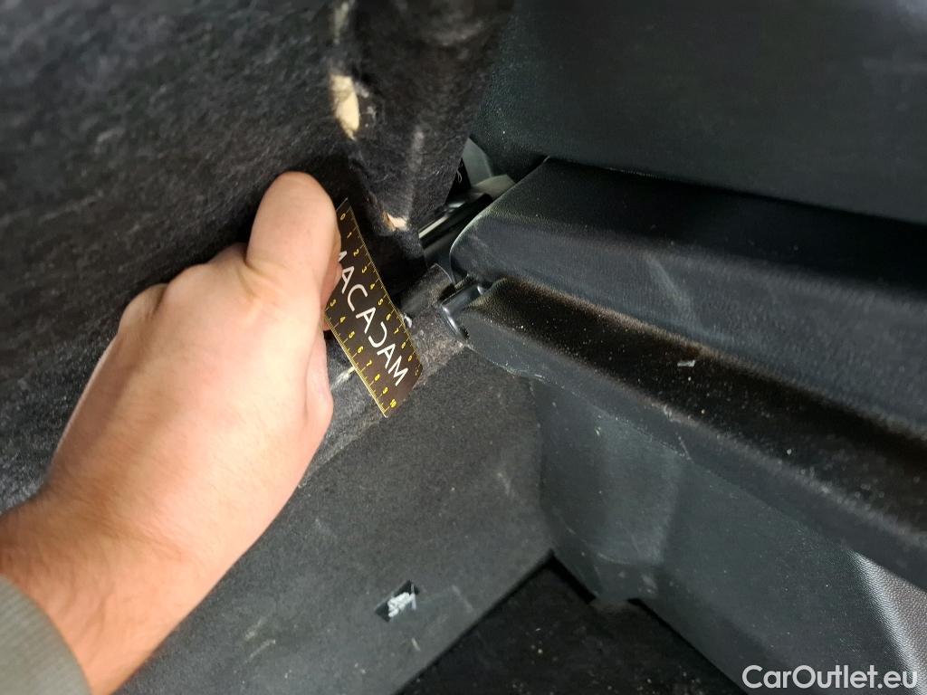  Peugeot  2008  Allure 1.5 HDi 130CV BVA8 E6d #15