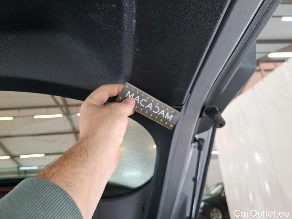  Peugeot  2008  Allure 1.5 HDi 130CV BVA8 E6d #23