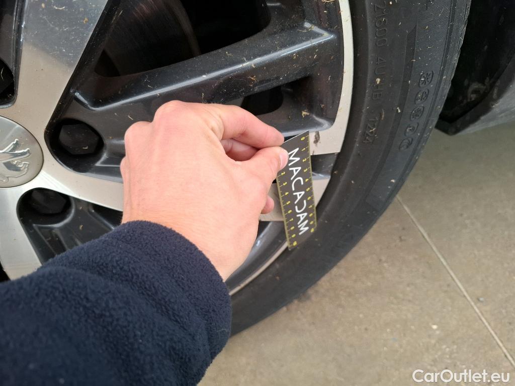  Peugeot  3008  Allure Pack 1.5 HDi 130CV BVA8 E6d #42