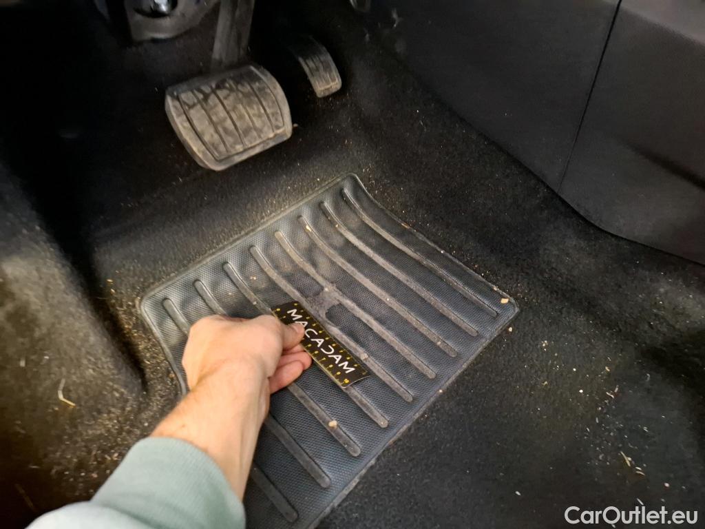  Peugeot  2008  Allure 1.5 HDi 130CV BVA8 E6d #9