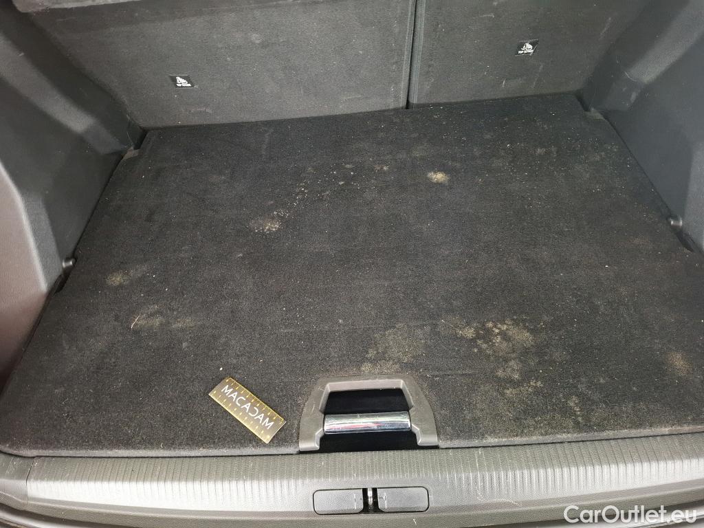  Peugeot  2008  Allure 1.5 HDi 130CV BVA8 E6d #30