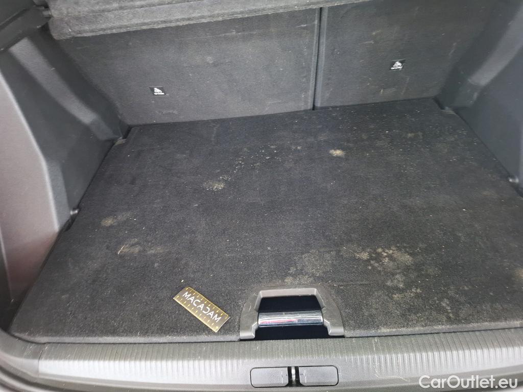  Peugeot  2008  Allure 1.5 HDi 130CV BVA8 E6d #29