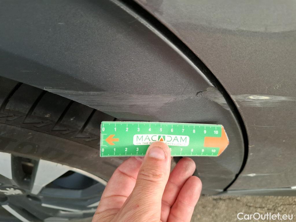  Peugeot  2008  Allure Business 1.5 HDi 130CV BVA8 E6d #25