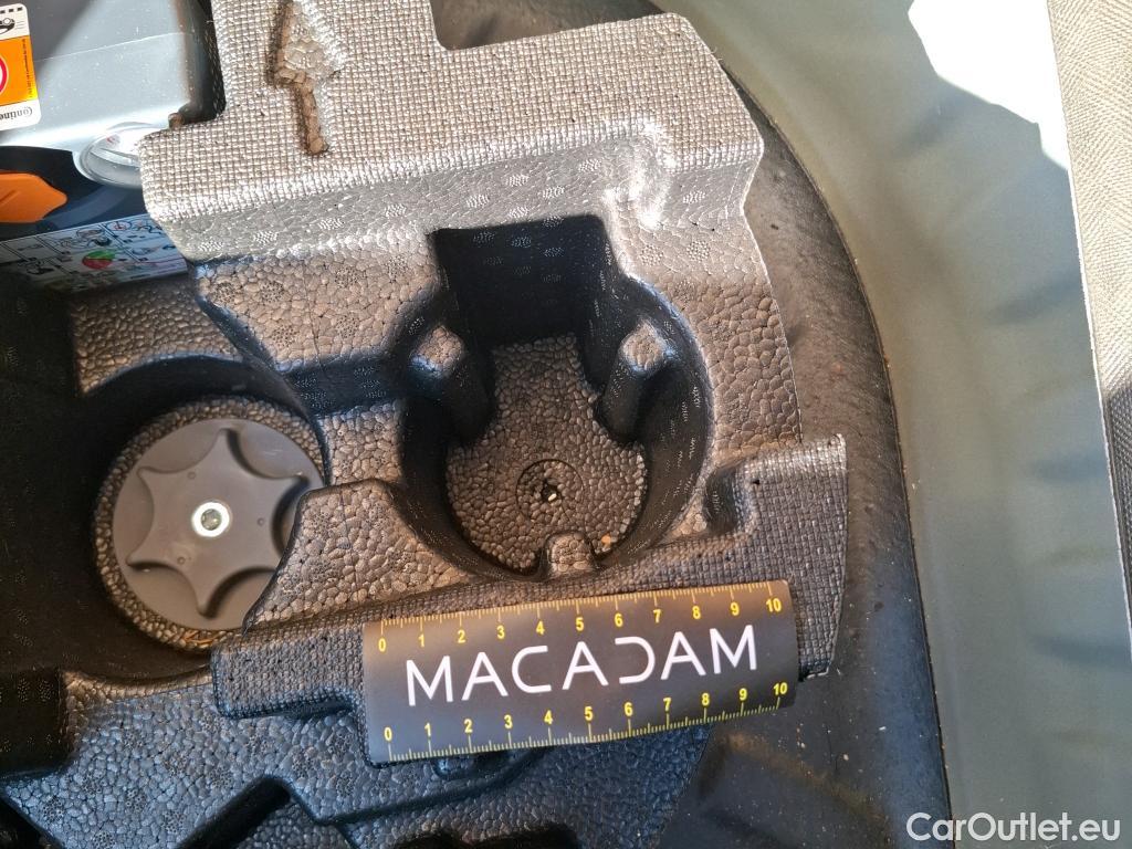  Nissan  Micra NISSAN  / 2016 / 5P / Berline IG-T 92 Business Edition #10