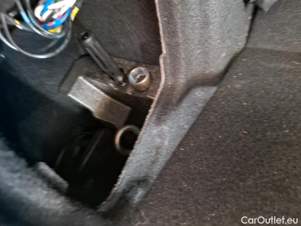  Bmw  Serie 1 BMW Série 1 / 2019 / 5P / Berline 116i DKG7 Business Design #6