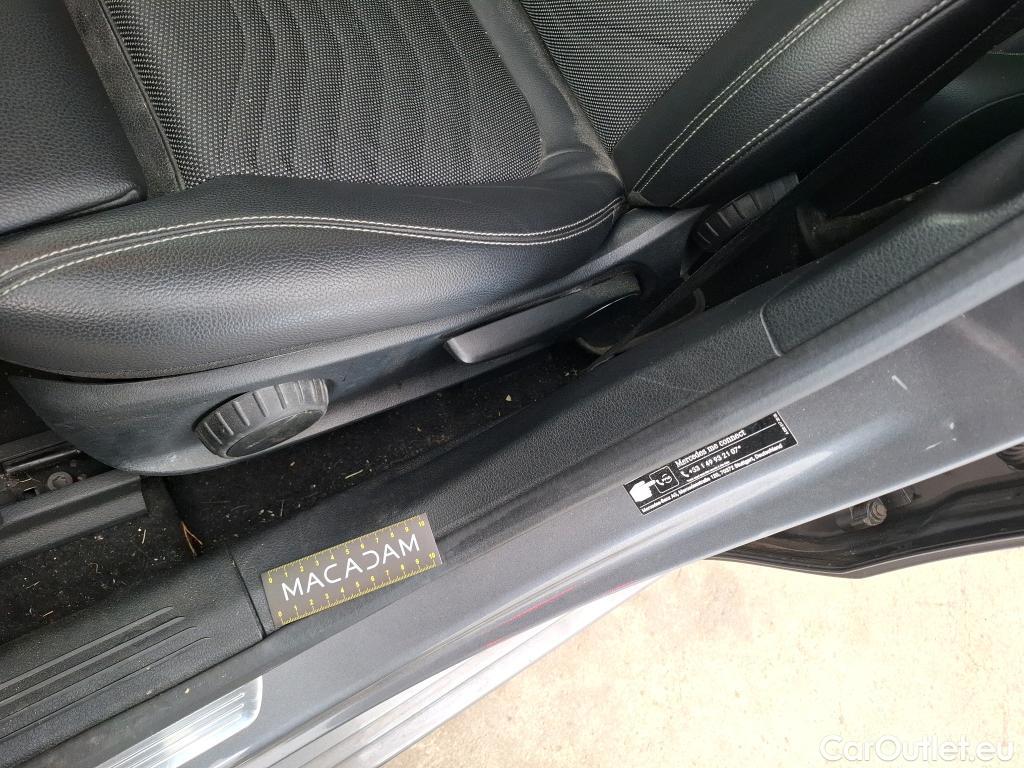  Mercedes  A-Klasse MERCEDES-BENZ Classe A Compact / 2018 / 5P / Berline A 180 Business Line 7G-DCT #12