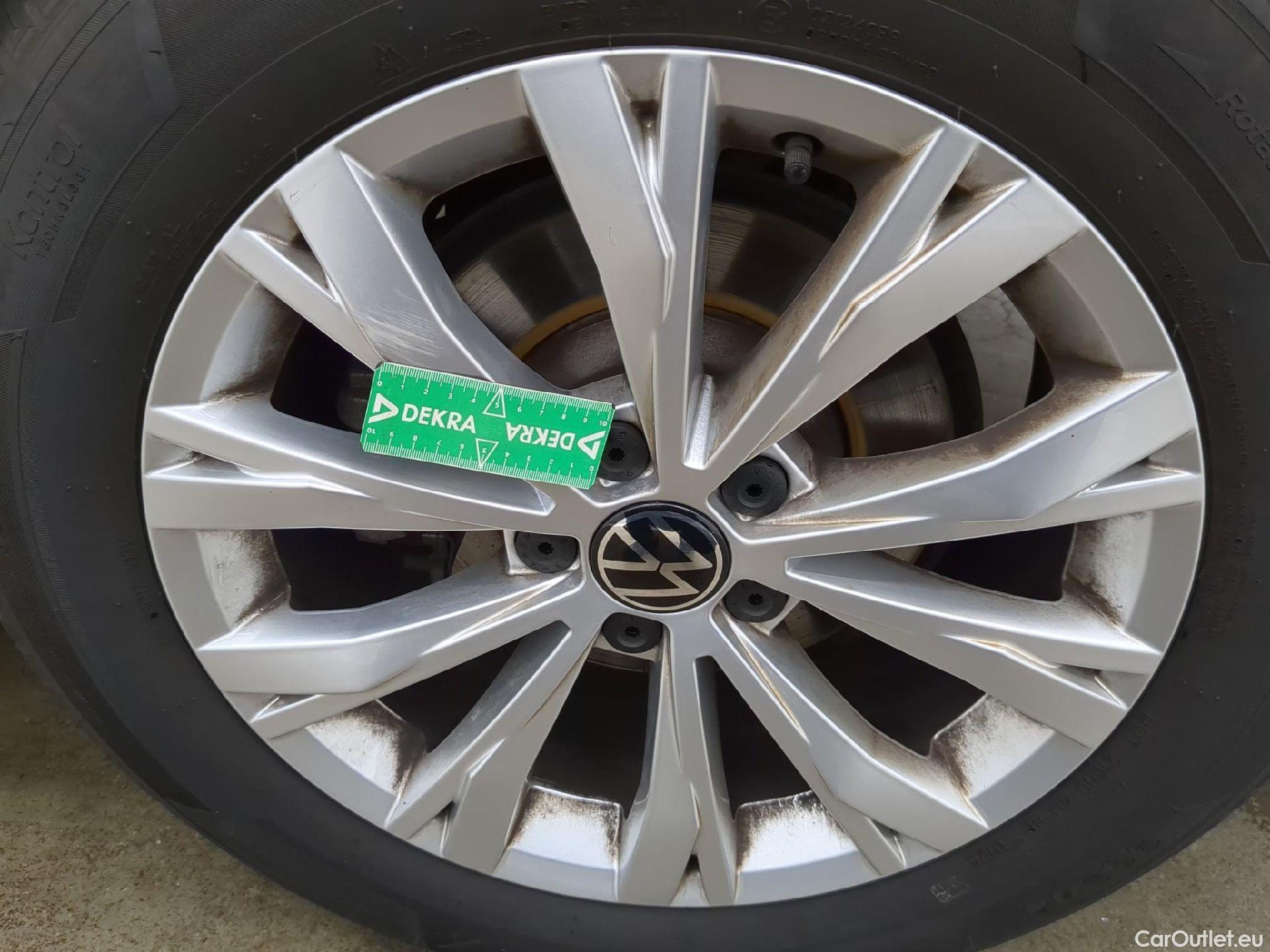  Volkswagen  Tiguan VOLKSWAGEN  / 2020 / 5P / SUV 2.0 TDI 150 DSG7 Life Business #10