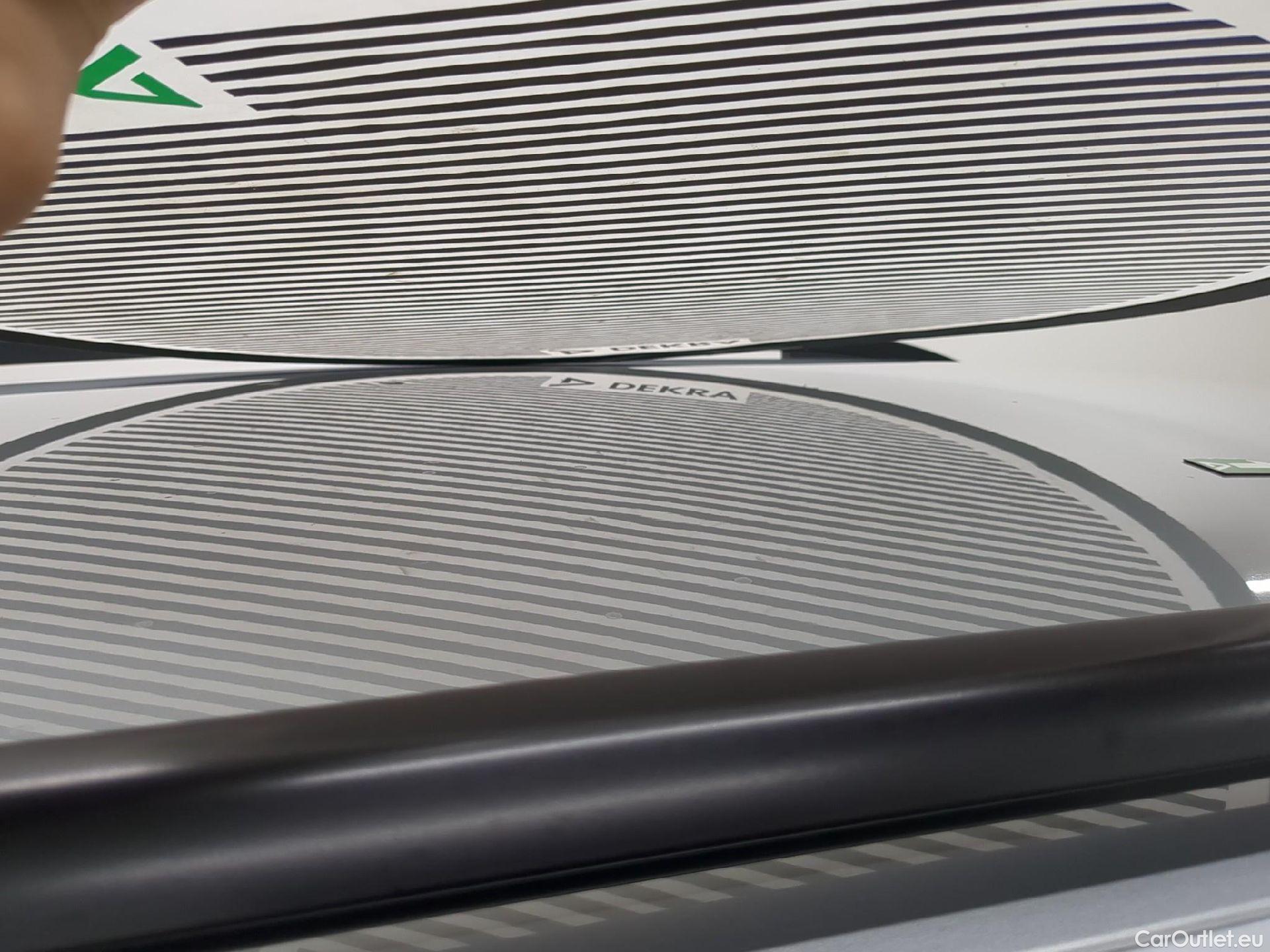  Volkswagen  Tiguan VOLKSWAGEN  / 2020 / 5P / SUV 2.0 TDI 150 DSG7 Life Business #15