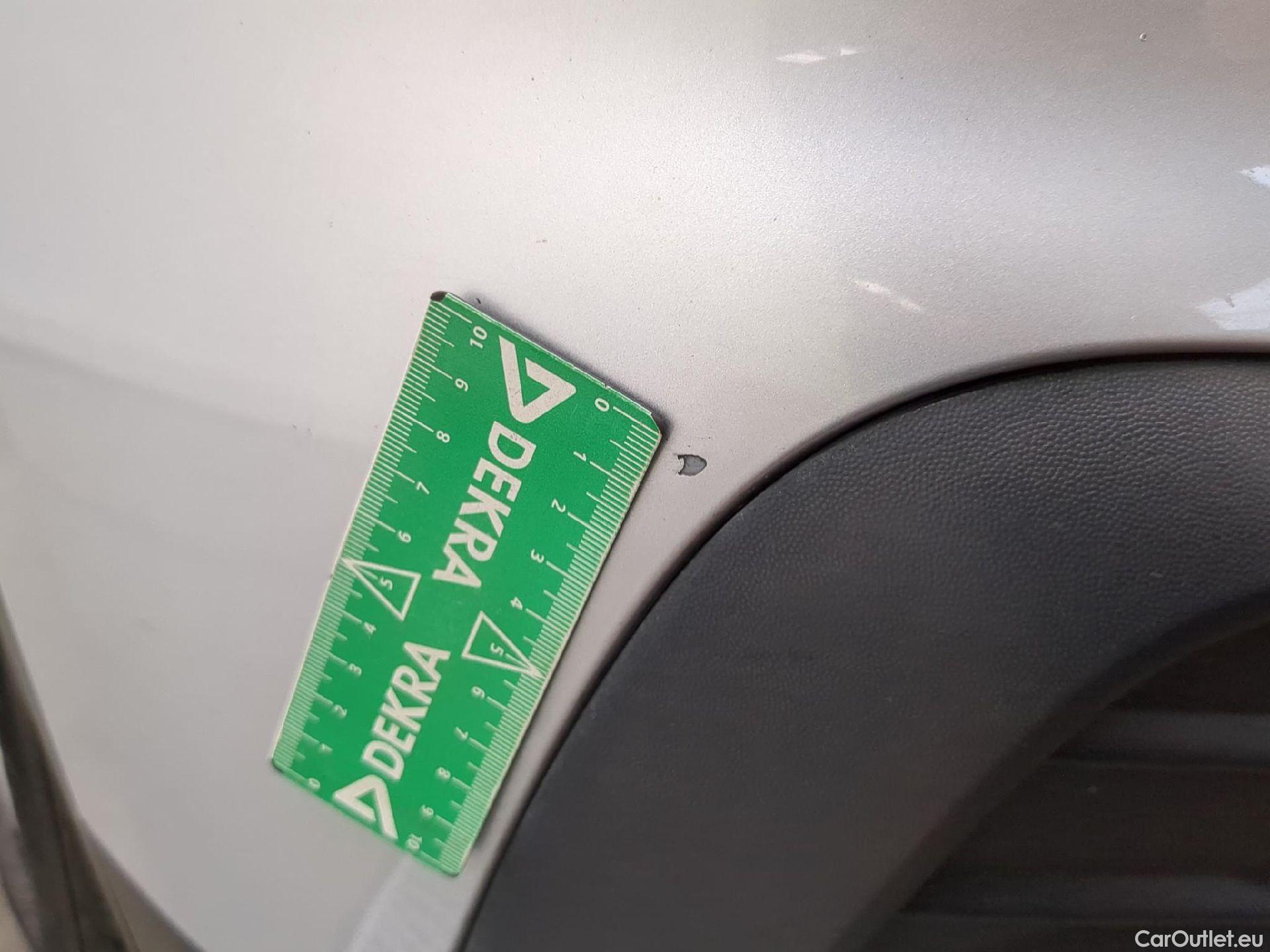  Volkswagen  Tiguan VOLKSWAGEN  / 2020 / 5P / SUV 2.0 TDI 150 DSG7 Life Business #17