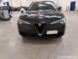  Alfa Romeo   STELVIO ALFA ROMEO / 2017 / 5P / SUV 2.2 TURBO DIESEL 190CV BUSINESS AT8 Q4 #36