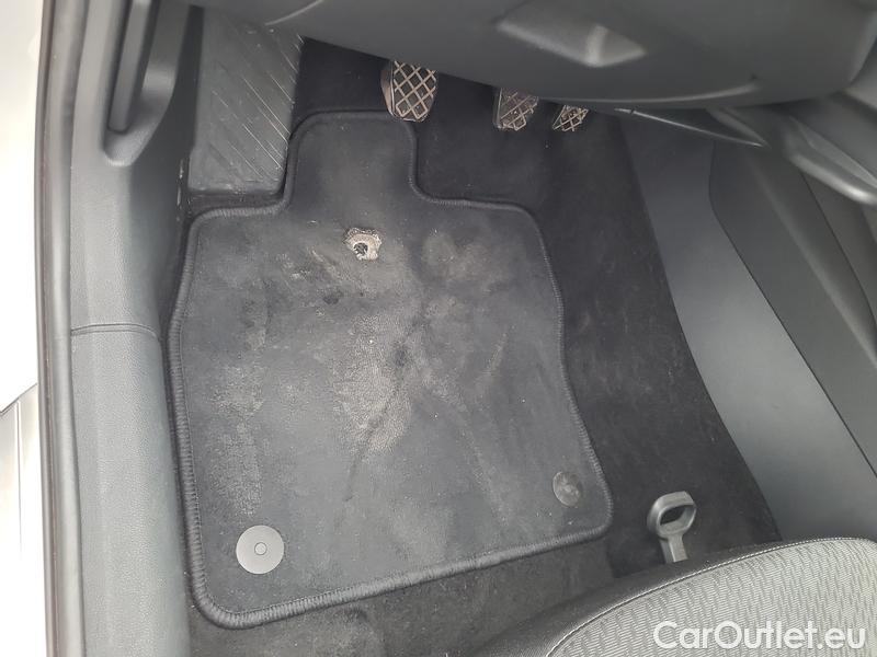  Skoda  Octavia  Combi (NX3)(2020) Oct.Combi 1.5TSI 110 Style #9