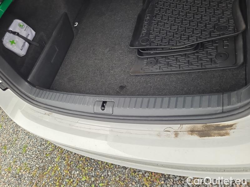  Skoda  Octavia  Combi (NX3)(2020) Oct.Combi 1.5TSI 110 Style #5