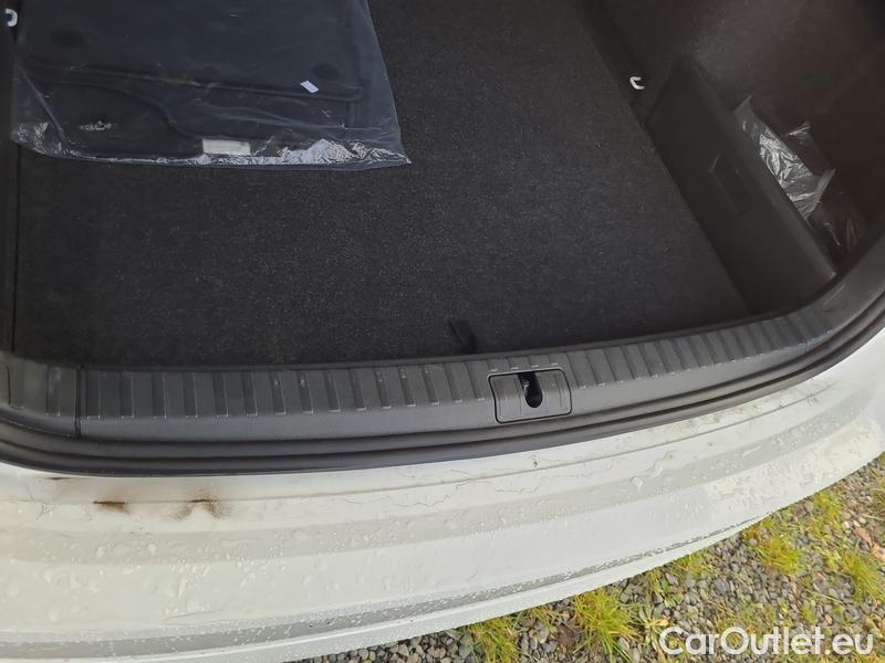  Skoda  Octavia  Combi (NX3)(2020) Oct.Combi 1.5TSI 110 Style #7