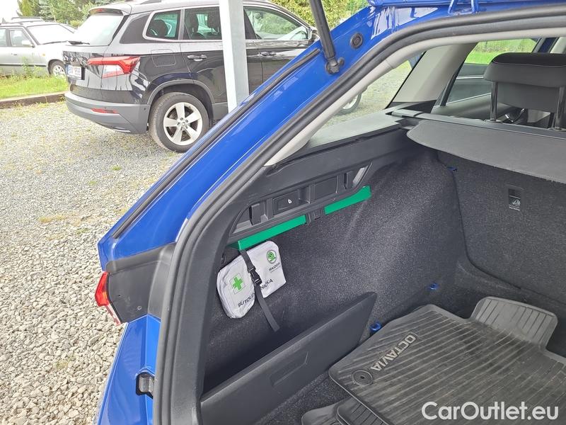  Skoda  Octavia  Combi (NX3)(2020) Oct.Combi 1.5TSI 110 Style #8