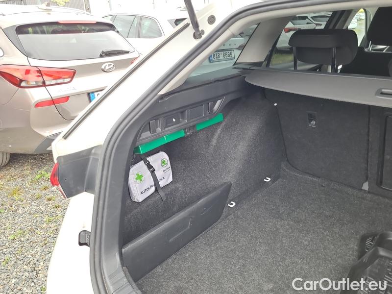  Skoda  Octavia  Combi (NX3)(2020) Oct.Combi 1.5TSI 110 Style #7