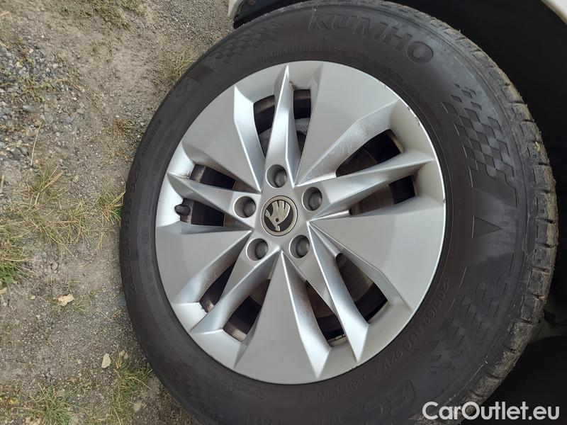  Skoda  Octavia  Lim. (NX3)(2020)  1.5TSI 110 Ambition 5d #11