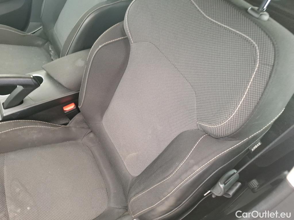  Renault  Megane RENAULT Mégane Société / 2016 / 5P / Berline / VU Air Nav 2P Blue dCi 95 #28