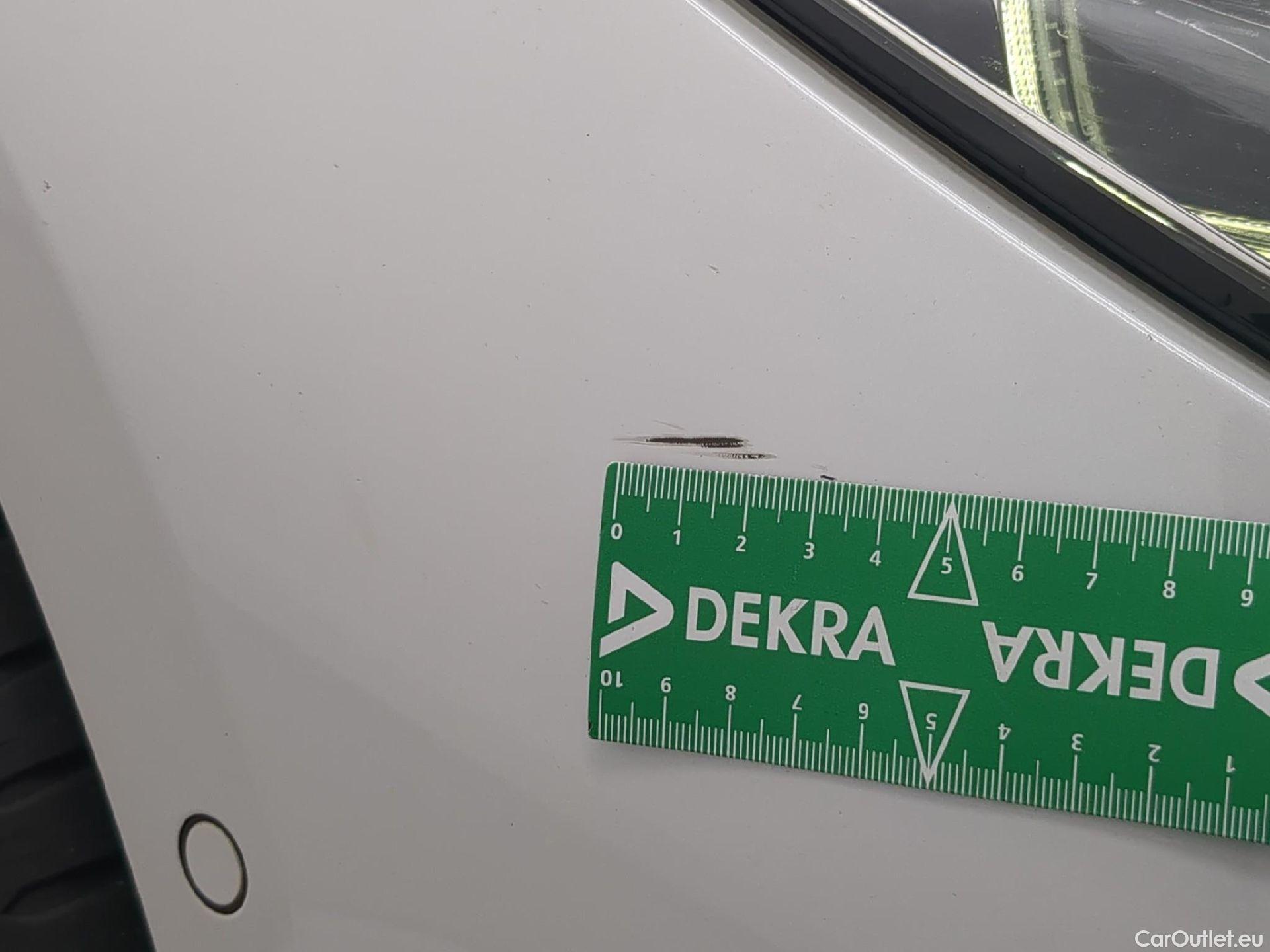  Bmw  Serie 1 BMW Série 1 / 2019 / 5P / Berline 2.0 118D AUTO Business Design #6