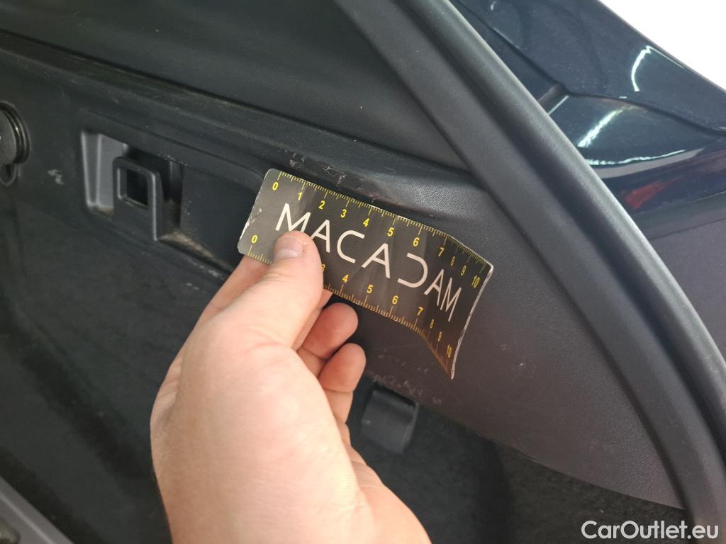  Jaguar  F-PACE JAGUAR  5p SUV  Portfolio 2L D 180ch BVA 4x4 #17