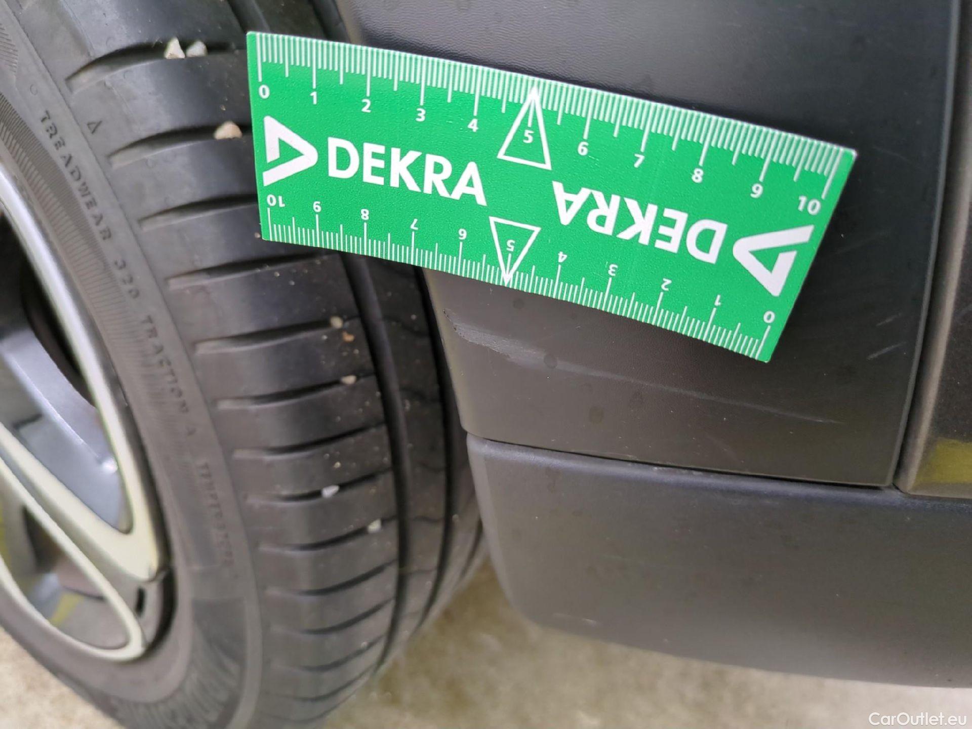  Citroen  C4 Cactus  Feel Business 1.5 BlueHDI 120CV BVA6 E6dT #59