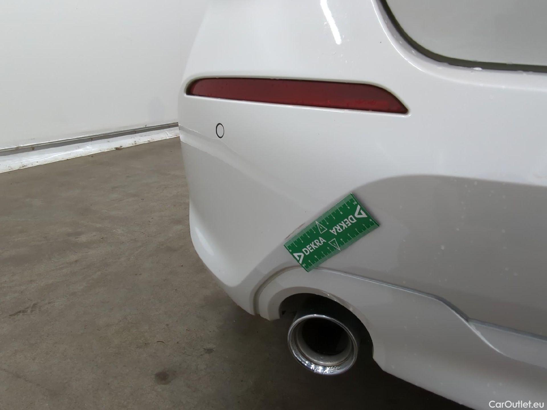  Bmw  Serie 1 BMW Série 1 / 2019 / 5P / Berline 2.0 118D AUTO Business Design #7