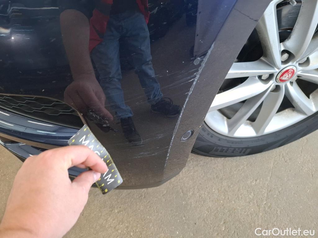  Jaguar  F-PACE JAGUAR  5p SUV  Portfolio 2L D 180ch BVA 4x4 #8