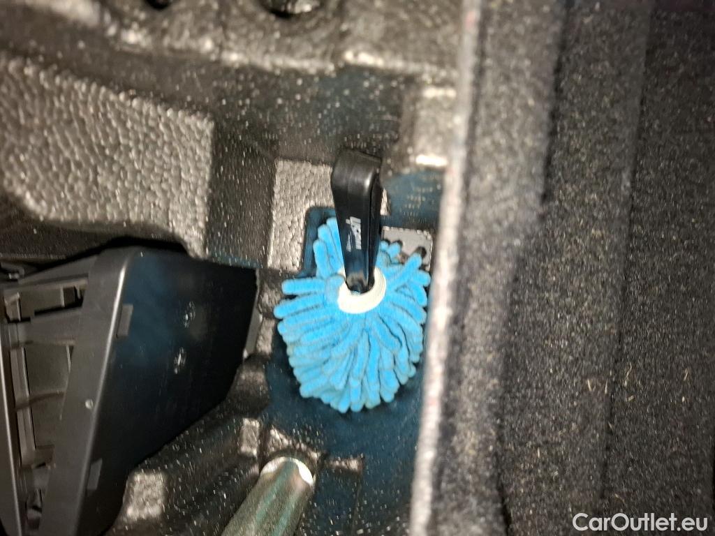  Bmw  Serie 1 BMW Série 1 / 2019 / 5P / Berline 1.5 116D #3