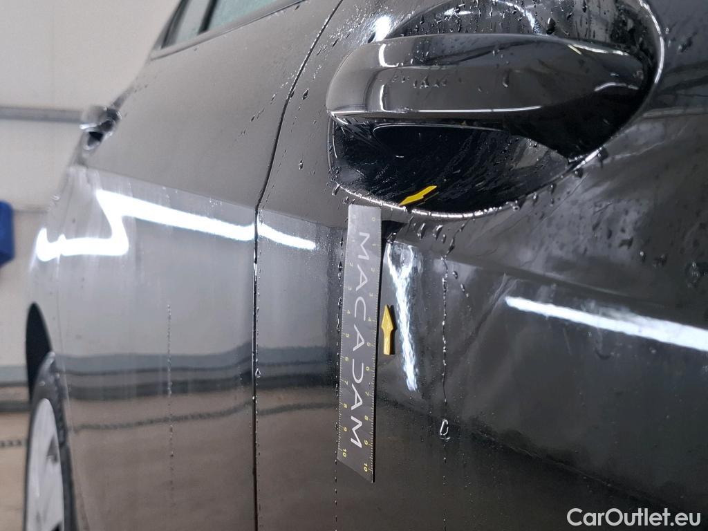  Bmw  Serie 1 BMW Série 1 / 2019 / 5P / Berline 1.5 116D #9