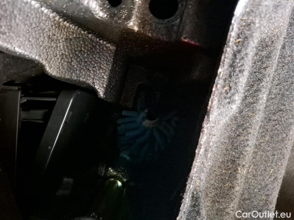  Bmw  Serie 1 BMW Série 1 / 2019 / 5P / Berline 1.5 116D #15